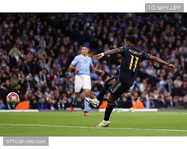 欧冠席位关键战前瞻:法兰克福与弗赖堡的“六分之战” 欧冠席位关键战前瞻:法兰克福与弗赖堡的“六分之战”